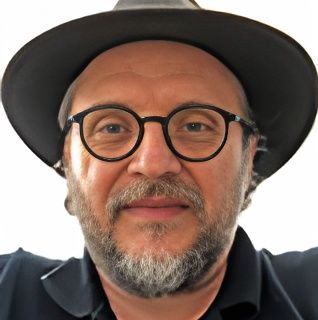 Herr Thomas Schnura