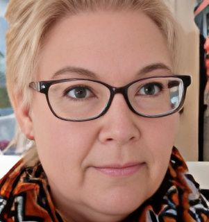 Frau Ricarda Weiß