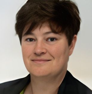 Frau Sabine Adamietz