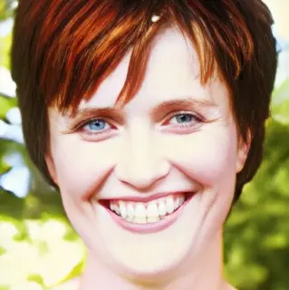 Frau Anke Petzold