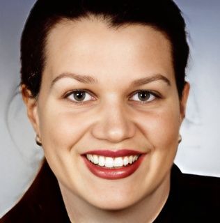 Frau Alexandra Buchholz