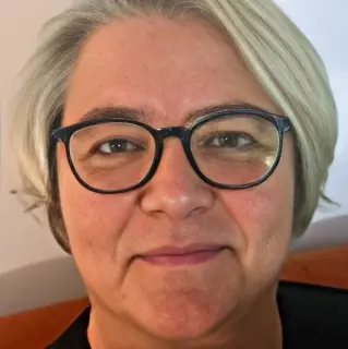 Yvonne Leisten