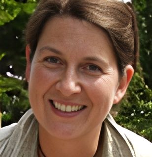 Frau Gudrun Schultz