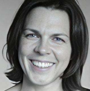 Frau Claudia Spaeder