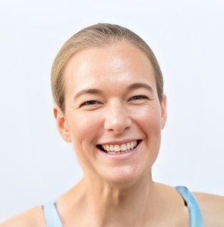 Frau Juliane Pollheide