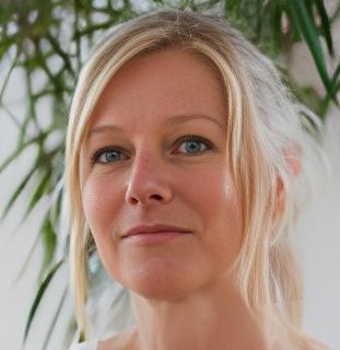 Frau Christin Paustian